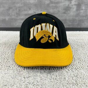 90S VINTAGE IOWA HAWKEYES FITTED HAT 7 3/8 TWO TONE PRO LINE